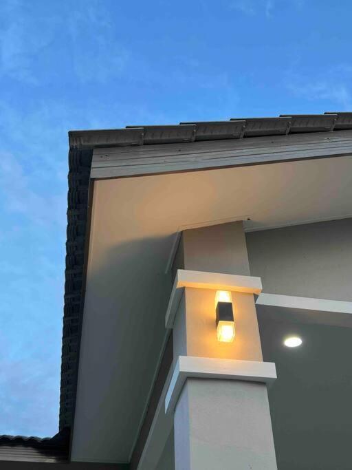 Majestic Homestay - Pasir Puteh Esterno foto